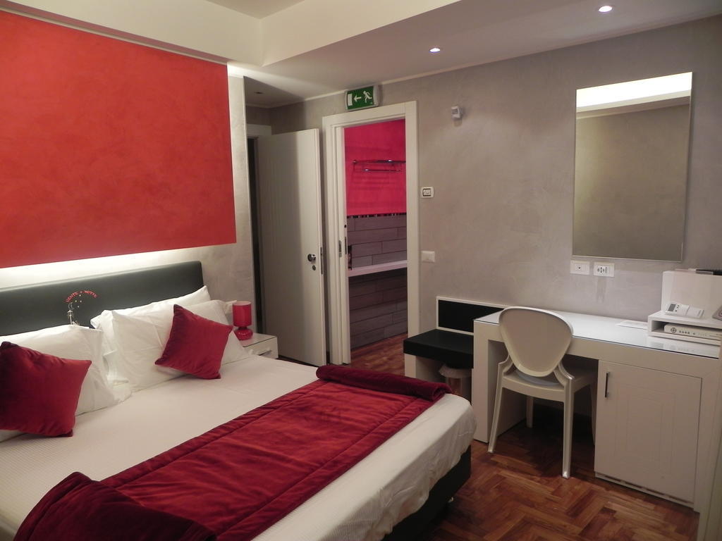 Gente Di Notte Hotel Frascati Luaran gambar